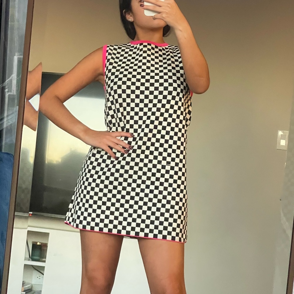 Print mini dress.
